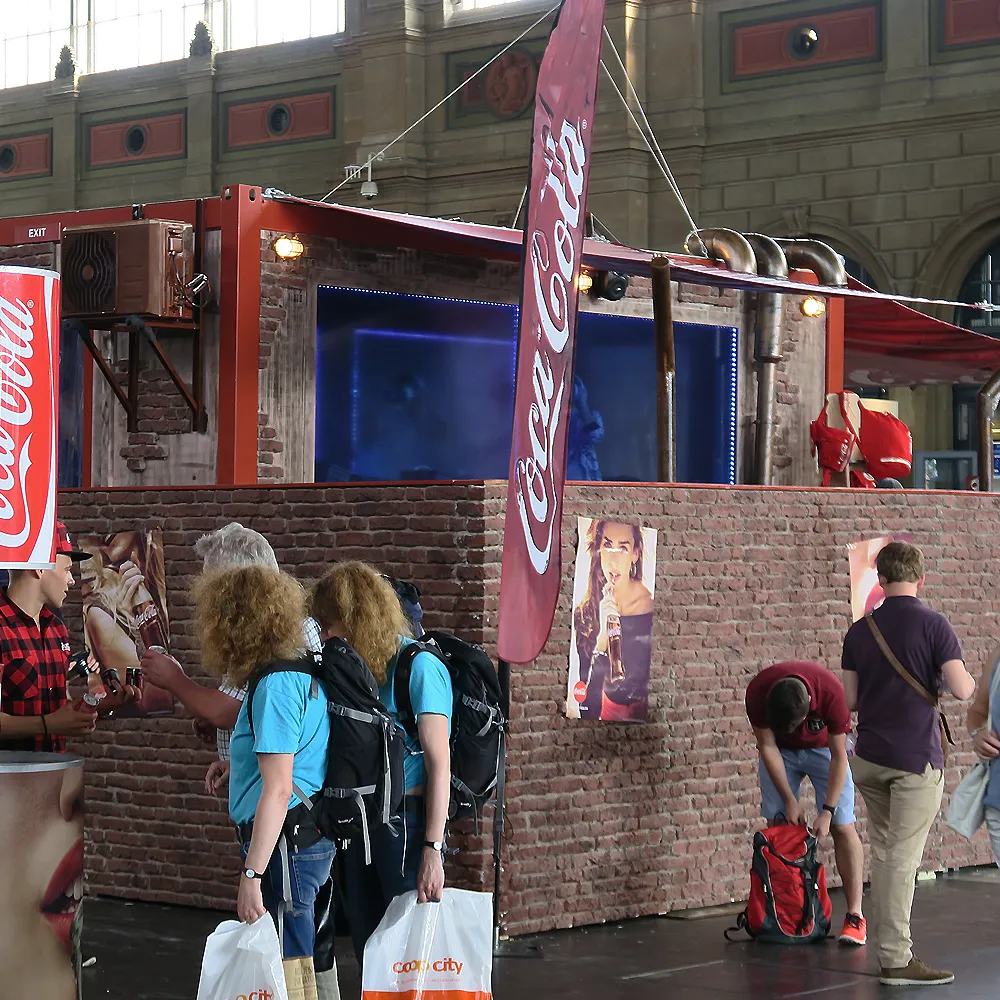 Piedrapanel beliefert Coca Cola für seine Promotion. Brick Loft 530